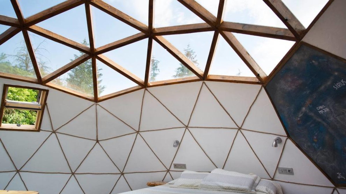 Turisme rural amb habitacions exteriors 'obertes' al cel