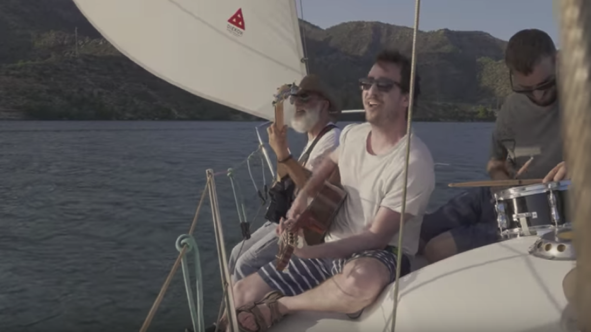 'Cerca del río', una canción con videoclip dedicada a la Ribera de Ebro