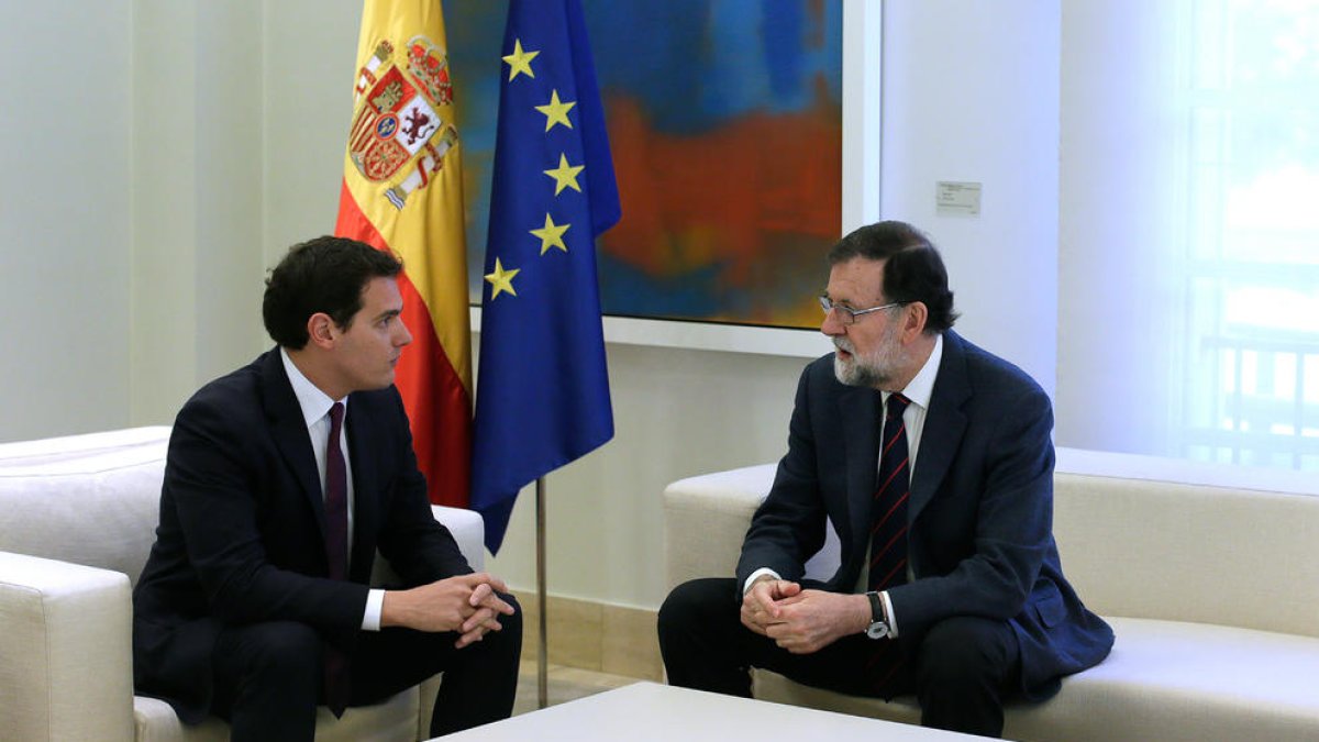 Rivera pide que extienda el 155 e incluya el control de los medios de comunicación públicos