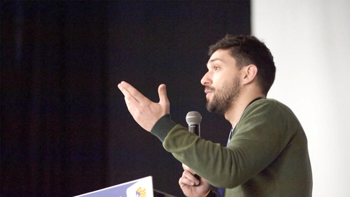 El diputat Sergi Miquel denuncia que la policia espanyola fotografiava la seu de la JNC