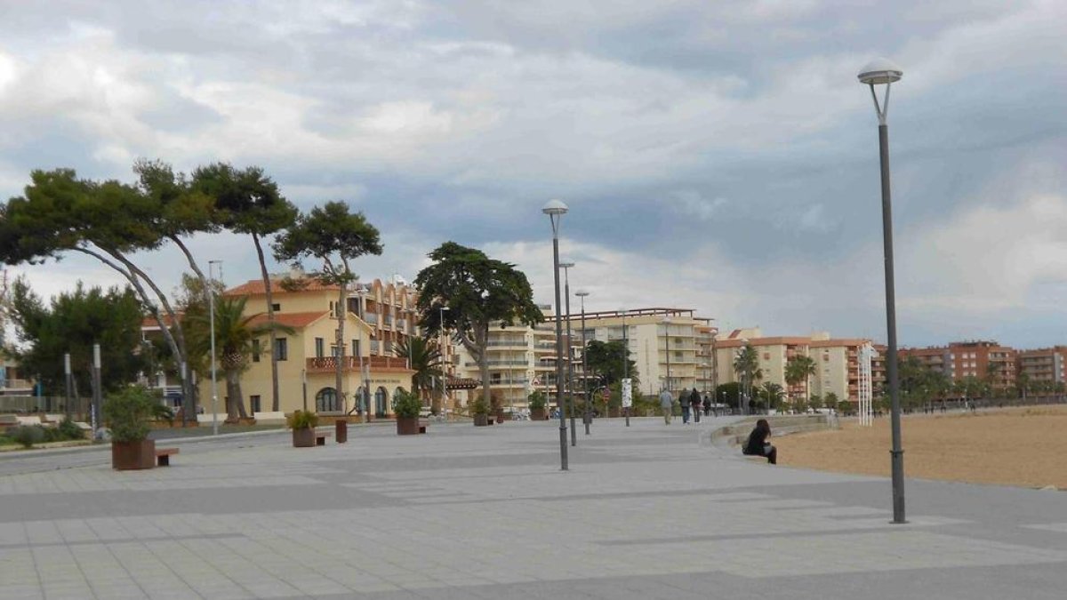 Localitzada al passeig Marítim de Torredembarra una persona gran que havia desaparegut al Vendrell