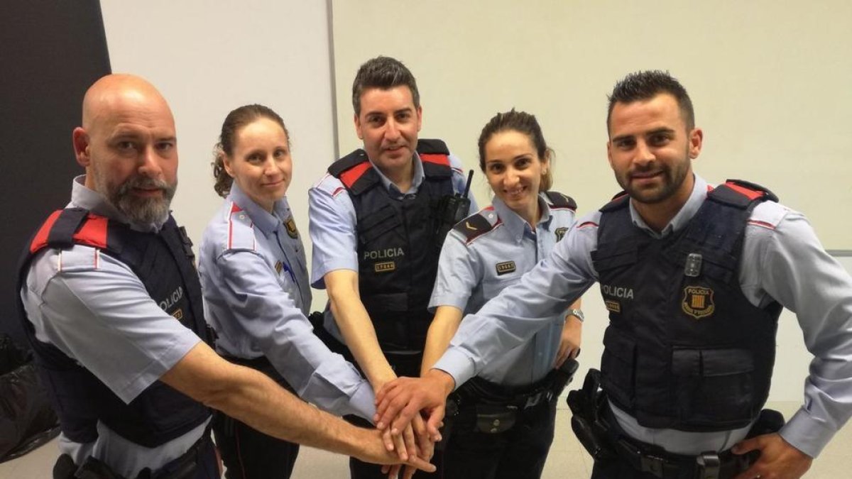 Los Mossos se vuelcan con una pareja de ancianos que había sido robada al AP-7