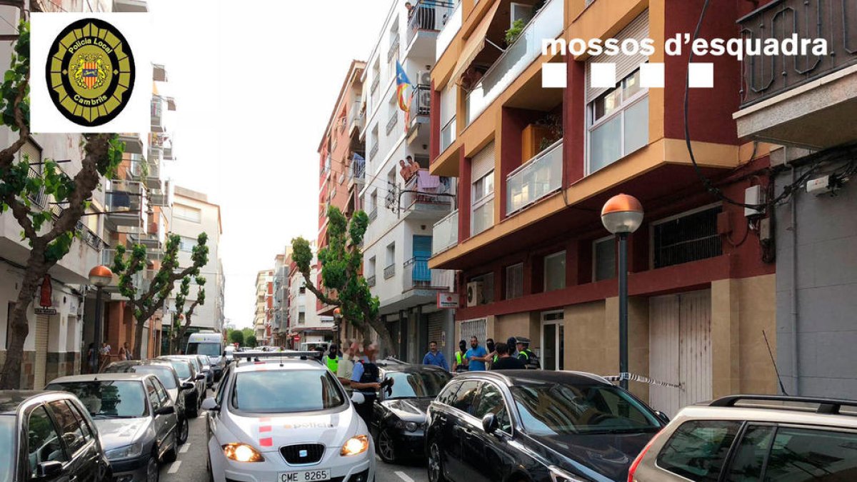 Detienen a dos hermanos en Cambrils que traficaban con heroína, cocaína y marihuana