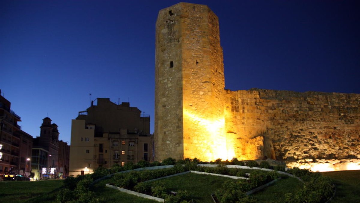 L'Hora del Planeta deixa monuments i llars a les fosques aquest dissabte