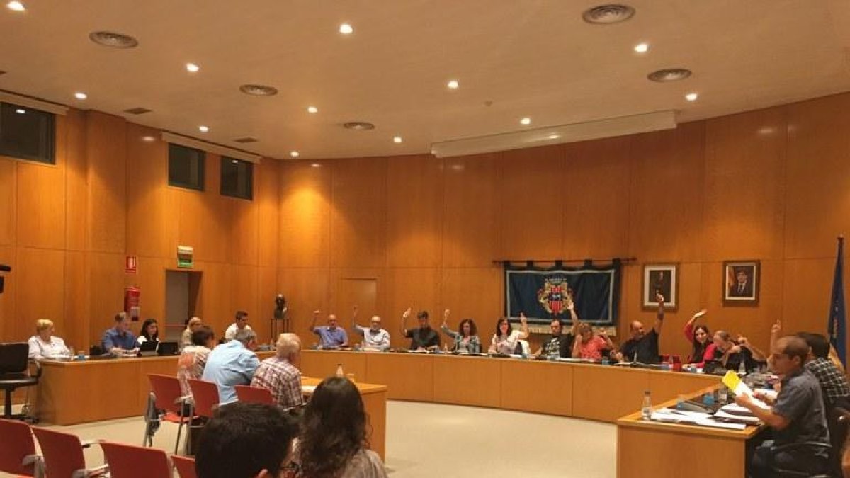 El PP de Cambrils vol implicar el PSC i Cs en una alternativa de govern municipal