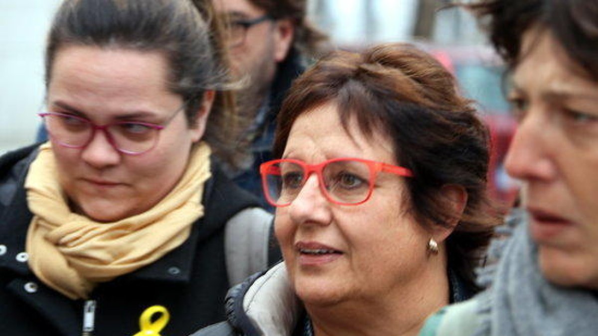 Bassa diu a Llarena que no considera «just» el procediment i li recorda que va deixar l'acta de diputada