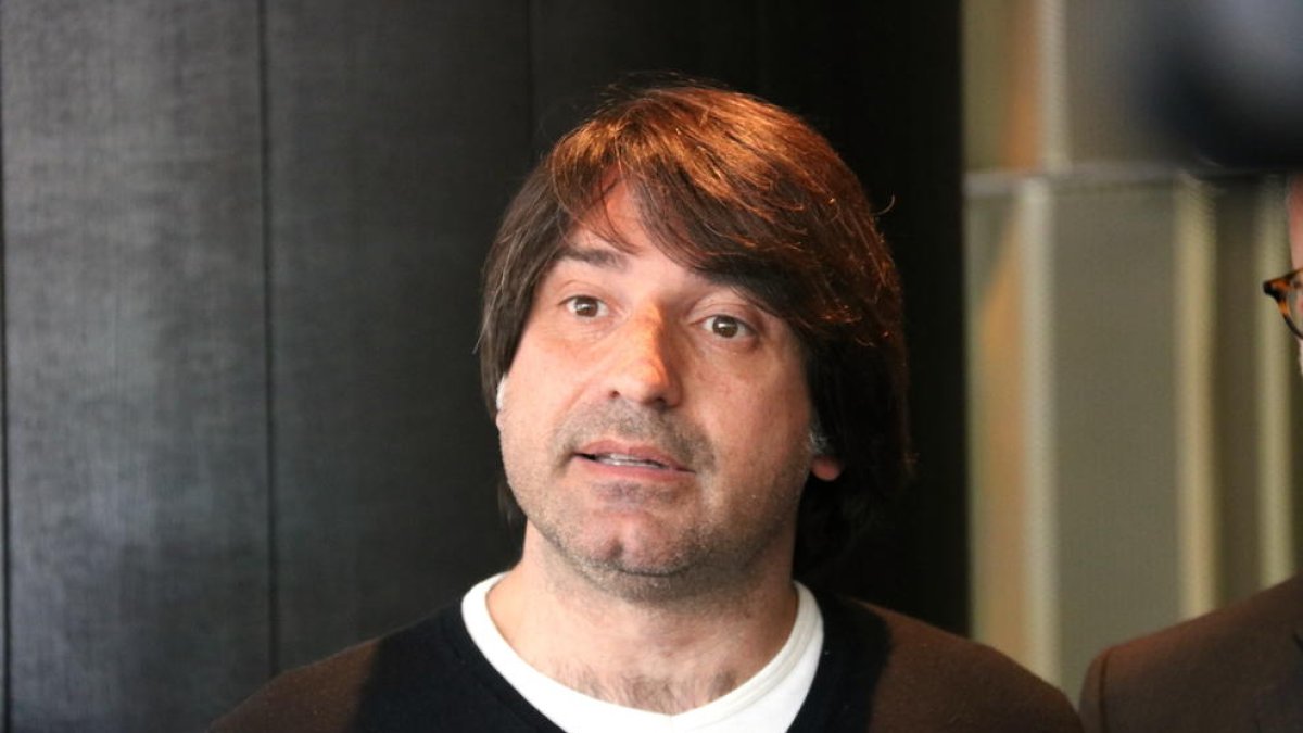 JxCat asegura que Tuesta puede hacer la toma de posesión de los consellers en las prisiones