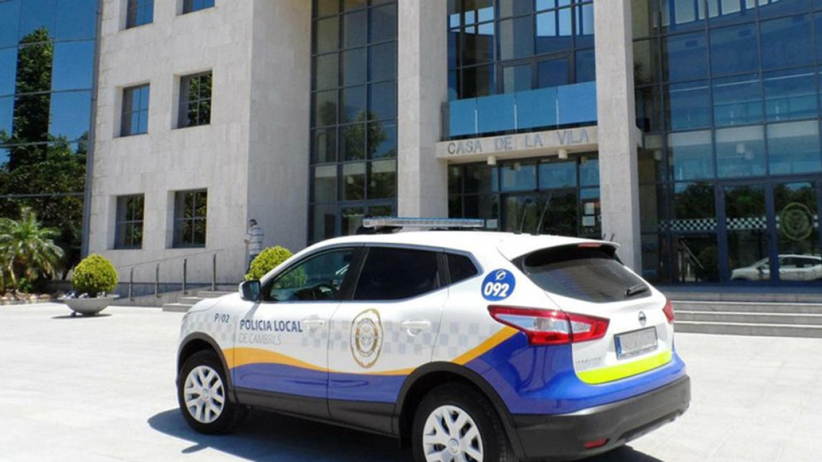 Cambrils busca policies locals per la temporada turística
