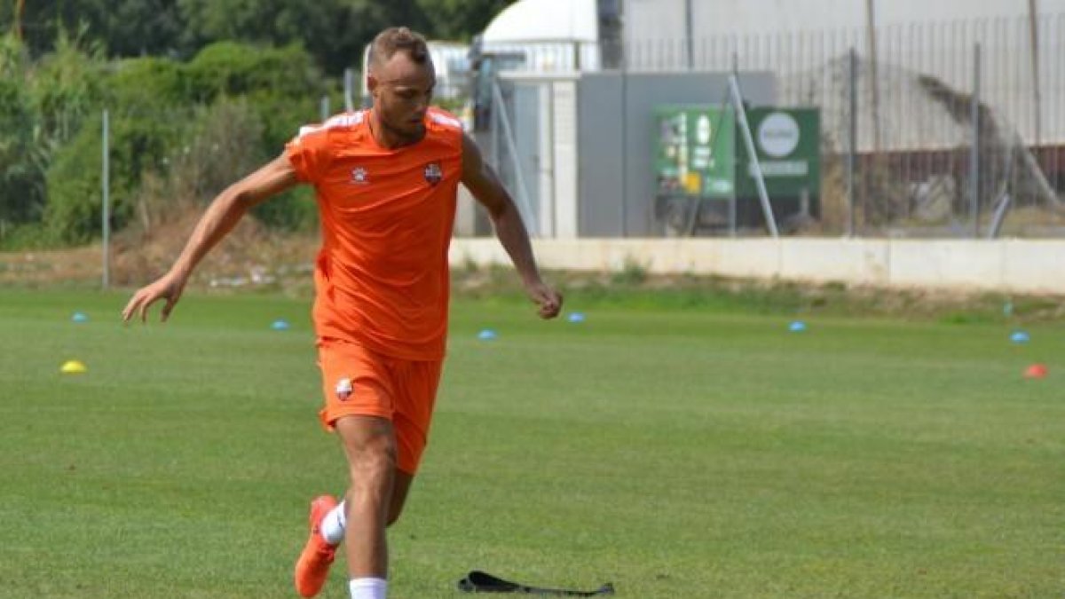 El CF Reus cedeix Pablo Íñiguez a l'Hércules CF