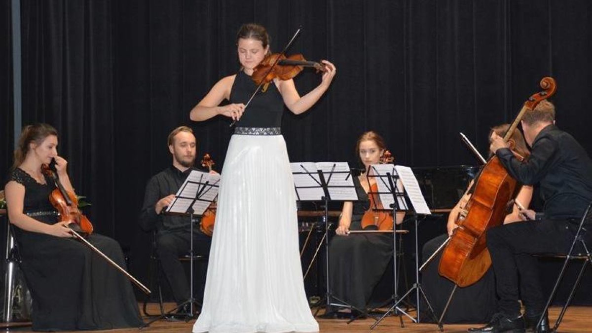 La joven violinista tarraconense Inés Issel gana un nuevo premio en Polonia