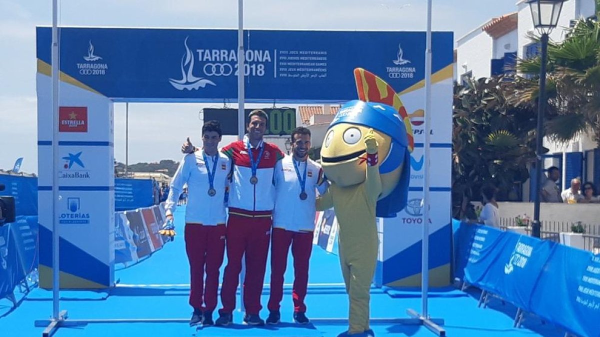 Antonio Serrat i Antonio Benito, plata i bronze en triatló