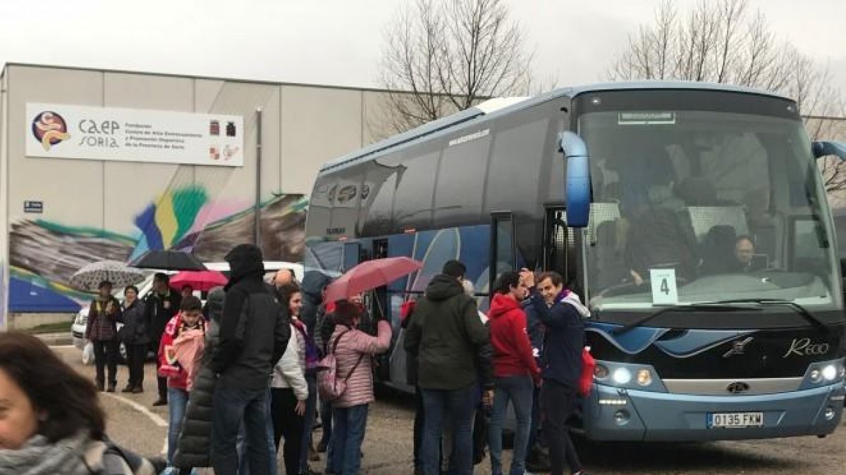 Tres autobuses vienen a Tarragona llenos de aficionados del Numancia