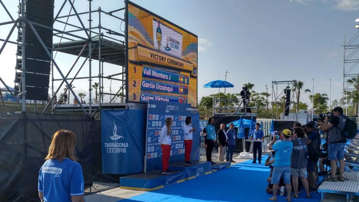 Jessica Vall i Marina Garcia manen en els 200 braça i Catalina Corro, la millor en els 400 estils