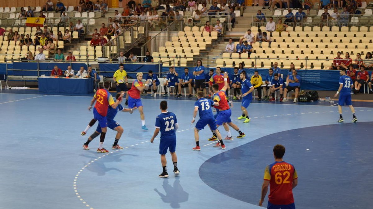 Hispanos i Guerreras arrasen en la seva estrena