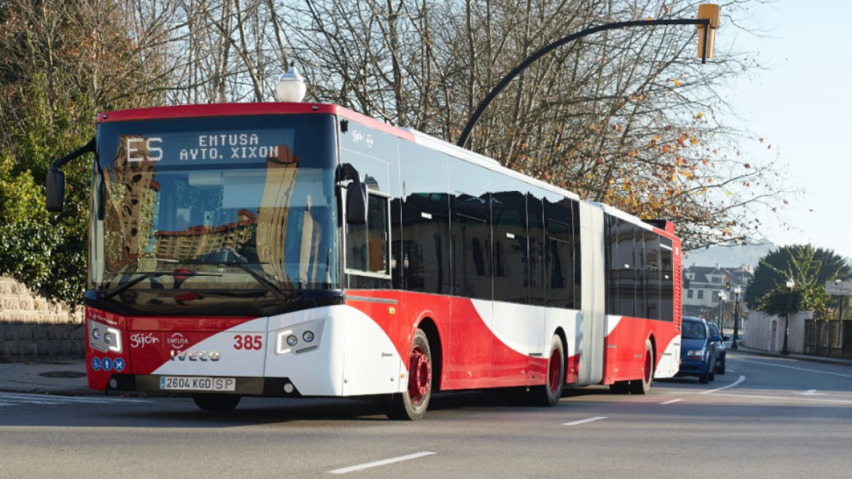 Detingut per agredir al metge que li va donar l'alta i que li va negar 1 euro per agafar l'autobús