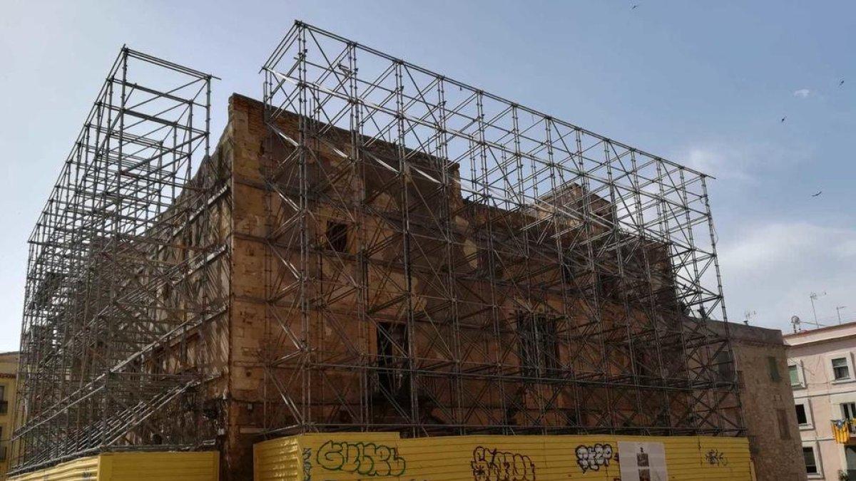 Casa la Ardiaca sigue sin lona cinco meses después