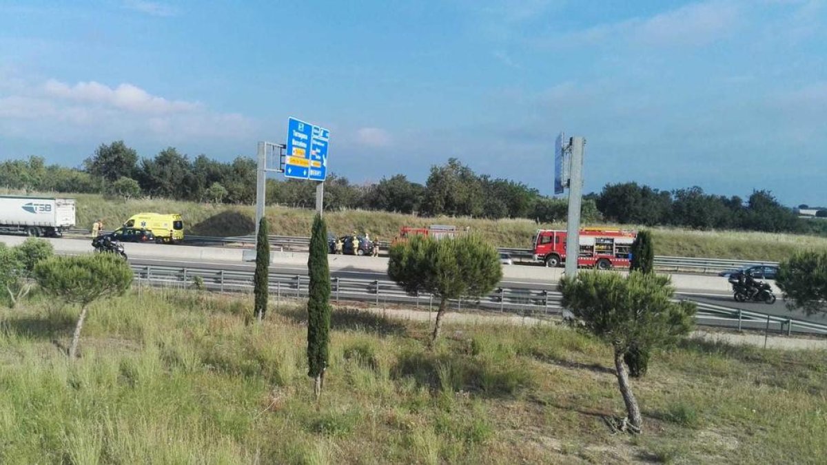 Accident sense ferits a l'A-7 Vila-seca amb dos camions i un cotxe implicats