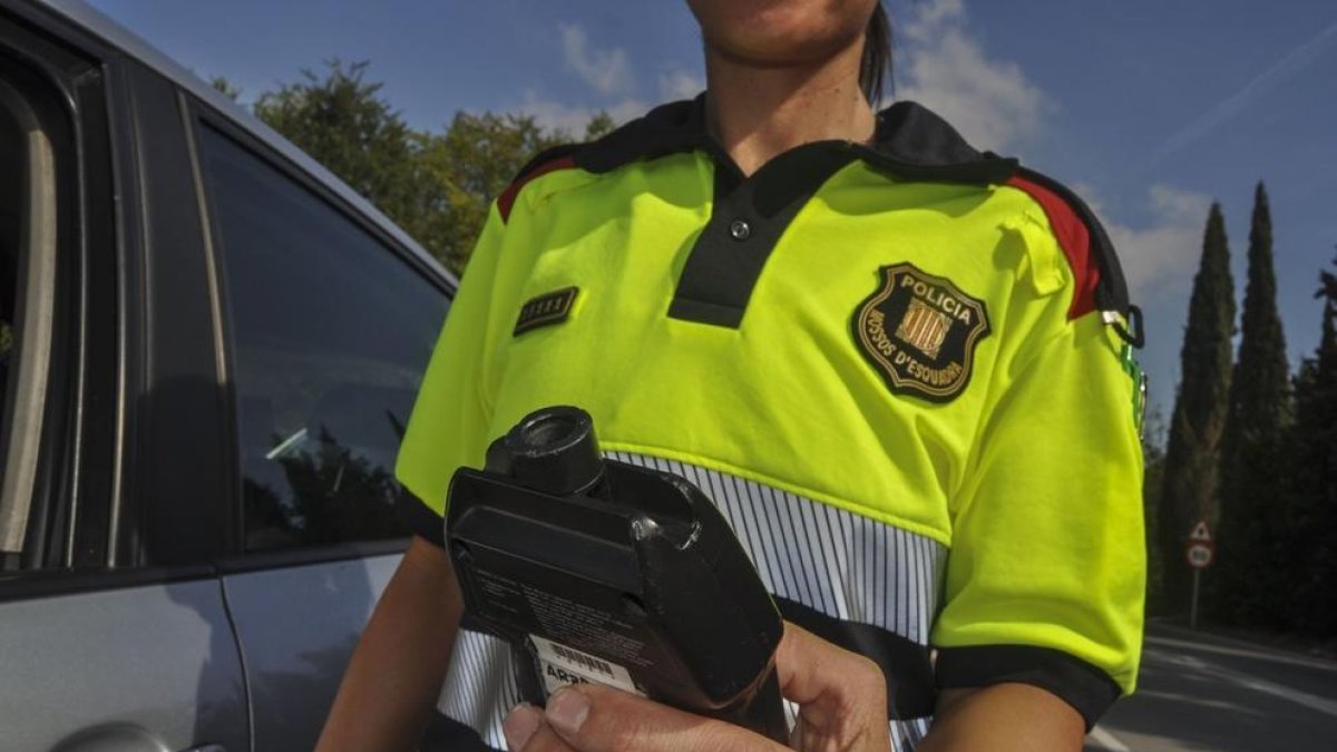 Detingut per conduir drogat, sense carnet i provocar un accident