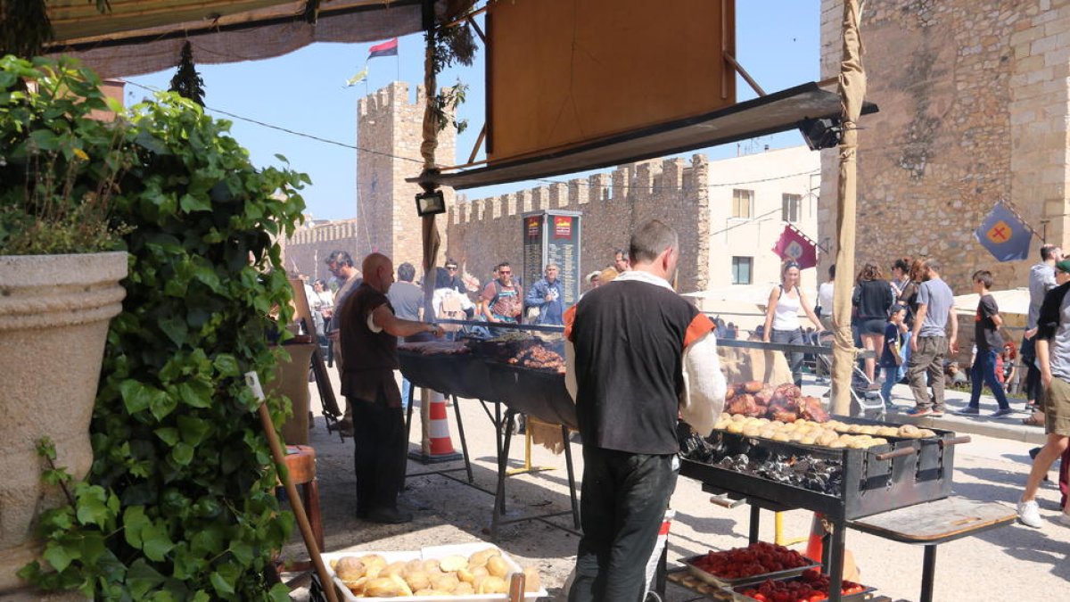 Montblanc vuelve en la época medieval y revive la leyenda de Sant Jordi