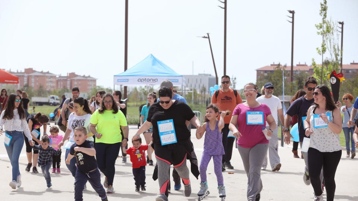 Les llars d'infants municipals celebren una jornada lúdica familiar a l'Anella Mediterrània