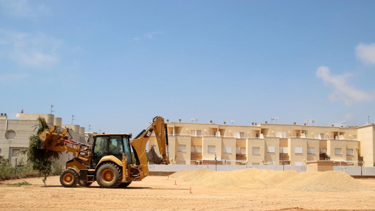 Comencen els treballs d'ampliació de l'aparcament de Marysol