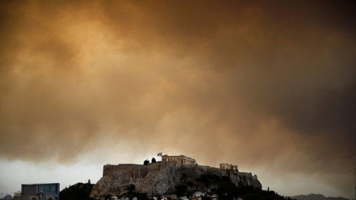 Una cincuentena de muertos y 172 heridos por los incendios en Grecia