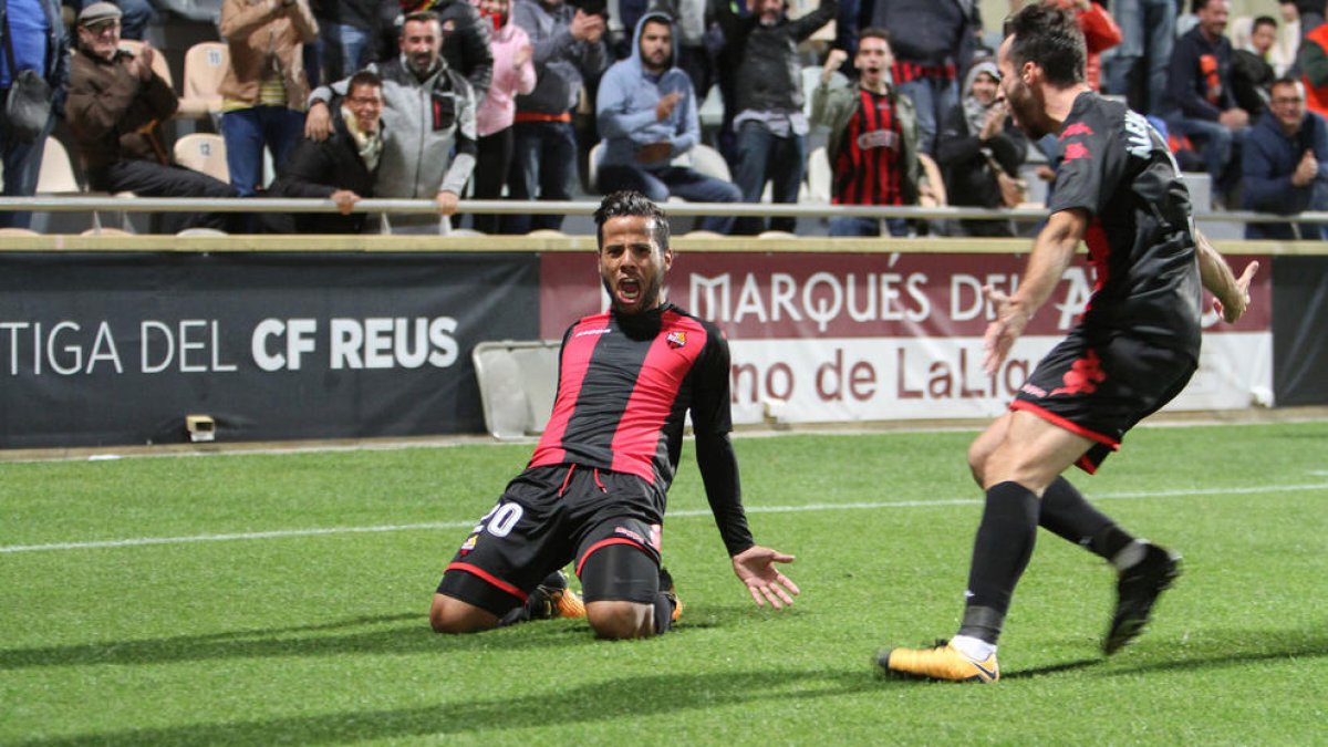 Les faltes i el descompte, els sospitosos habituals en els gols de Gus Ledes