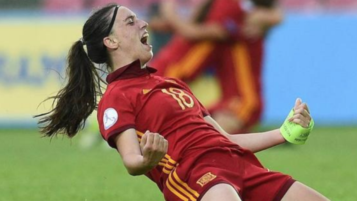 El golàs d'Eva Navarro durant la final de l'europeu sub-17 que hauria firmat Leo Messi