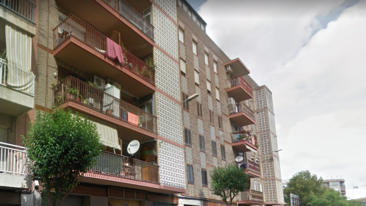 Una dona ferida en incendiar-se la cuina a Reus