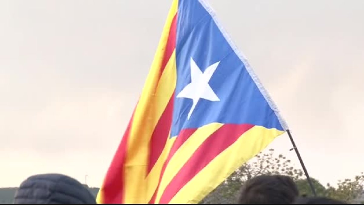 llibertat, Mossos d'Esquadra, estelada, presos polítics, N-340, manifestants, autopista, cotxes, carretera, tall, camions