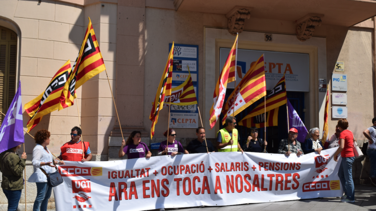 UGT y CCOO piden recuperar el poder adquisitivo al gobierno español