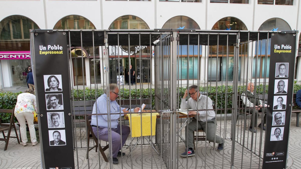 Celdas en la plaza Prim para ponerse en la piel de los presos políticos