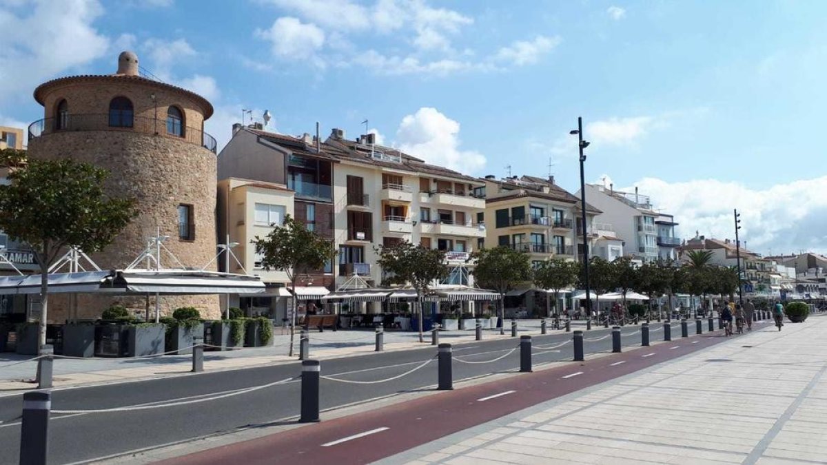 Ports de la Generalitat ha modernizado el paseo marítimo de Cambrils
