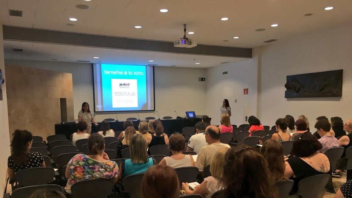 L'art truca a la porta dels instituts