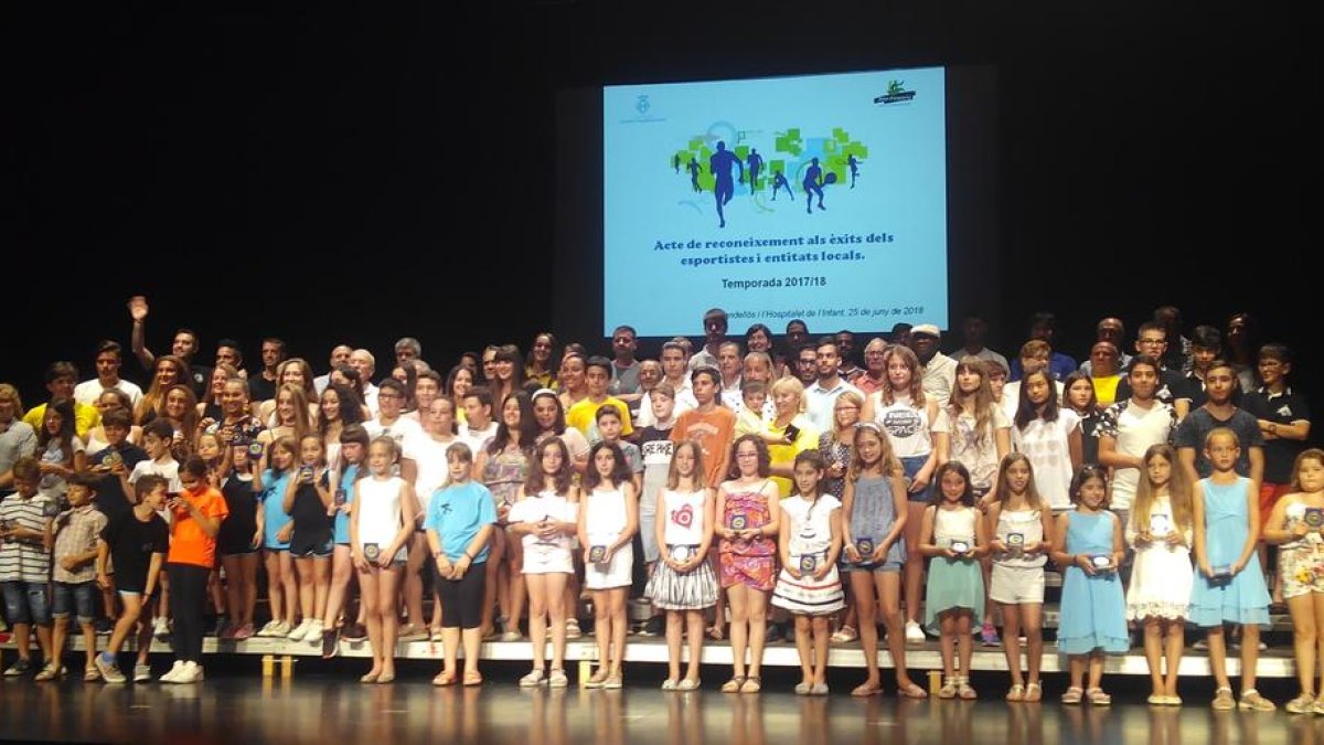 Vandellòs i l'Hospitalet de l'Infant reconoce los éxitos de casi 200 deportistas locales