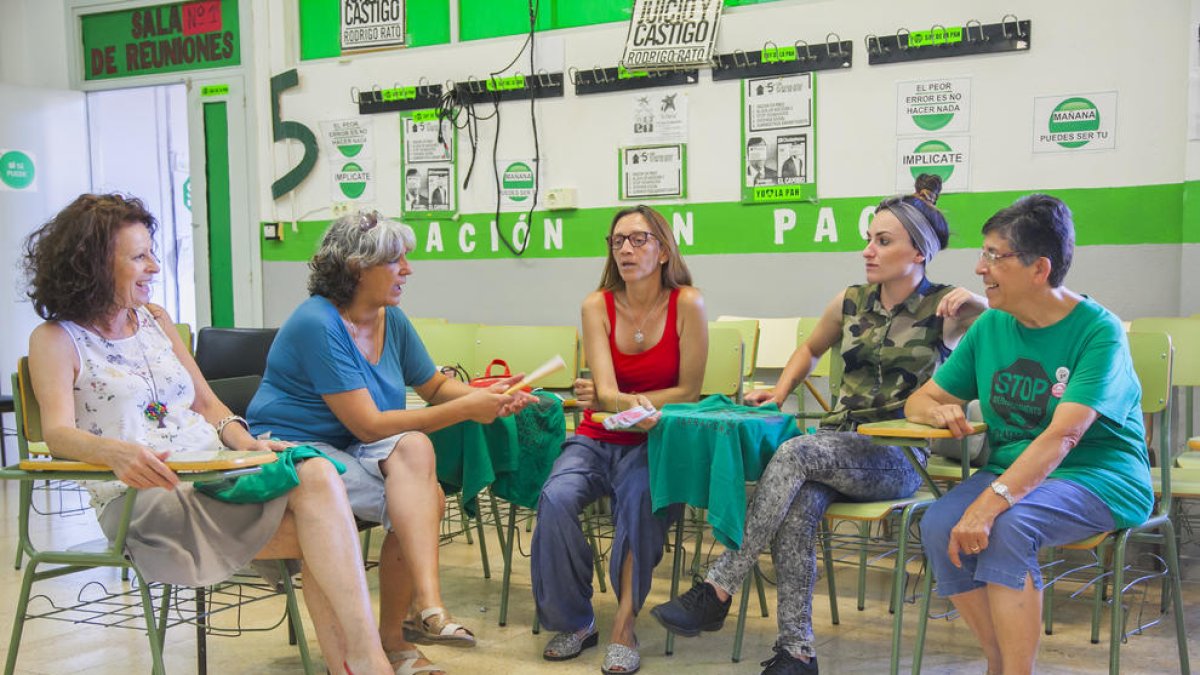 Els treballs precaris aboquen a una cinquantena de persones a la PAH