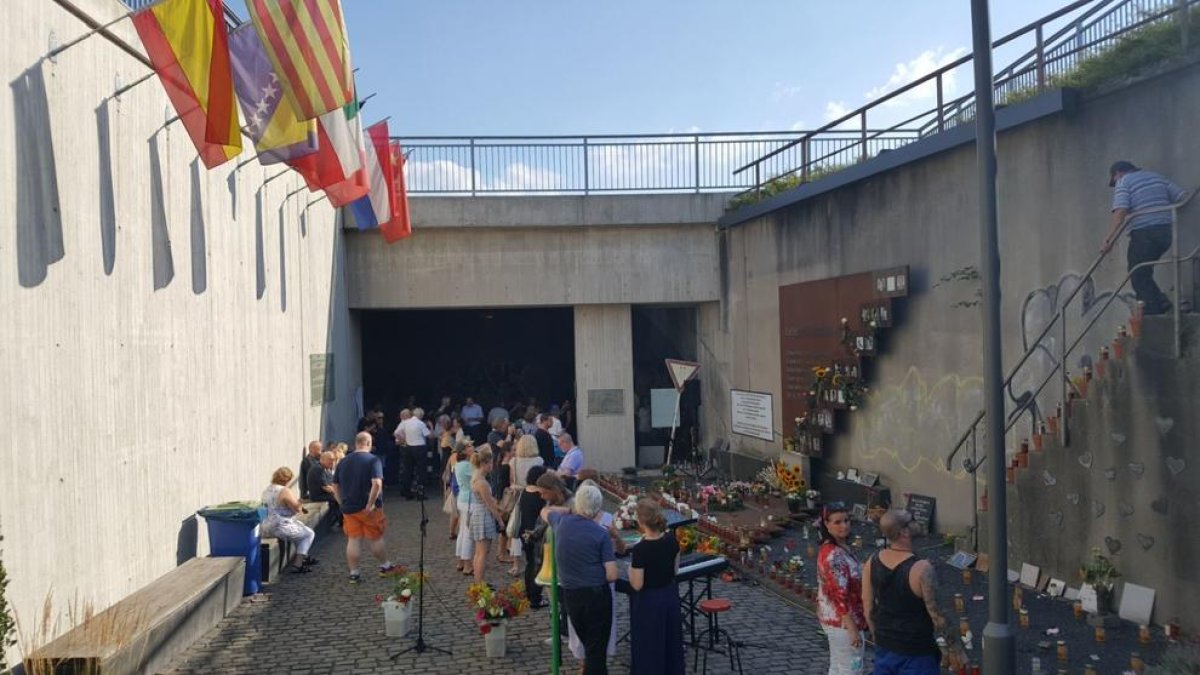 Les famílies Zapater i Acosta recorden les seves filles a Duisburg