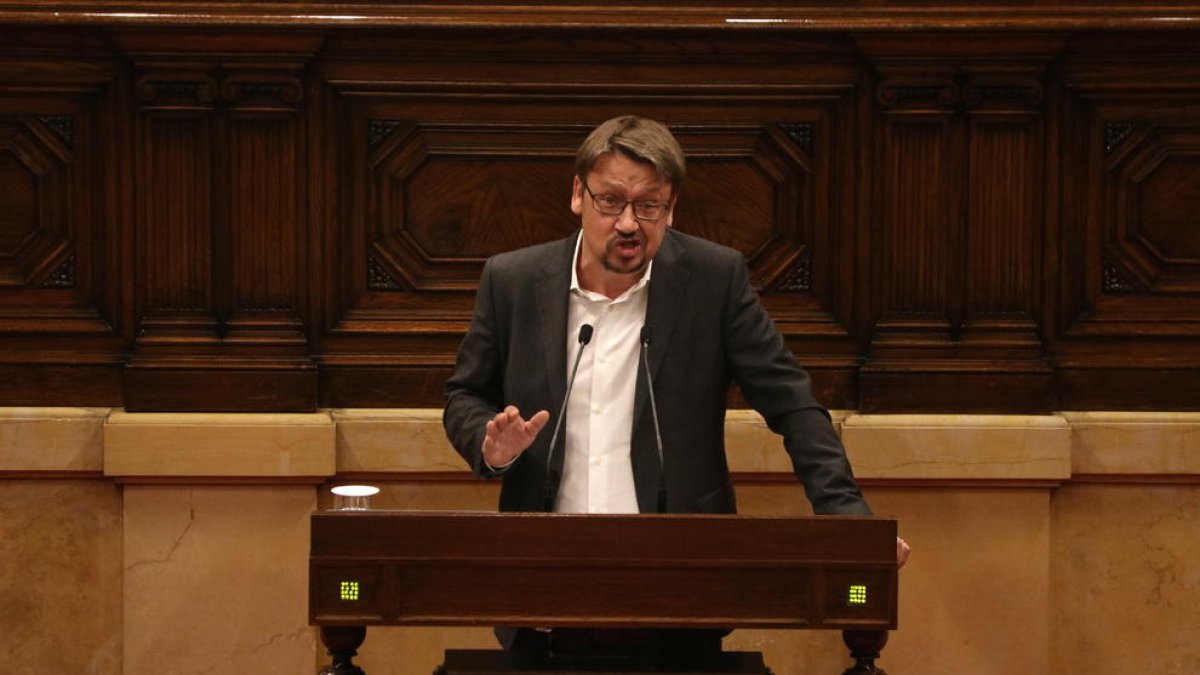 Els comuns proposen un govern transversal i amb independents per fer «un pas endavant com a país»