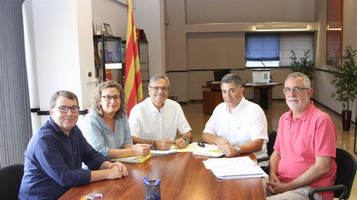 L'Ajuntament de l'Aldea compra a Adif les propietats de la Plaça Estació per gairebé mig milió d'euros