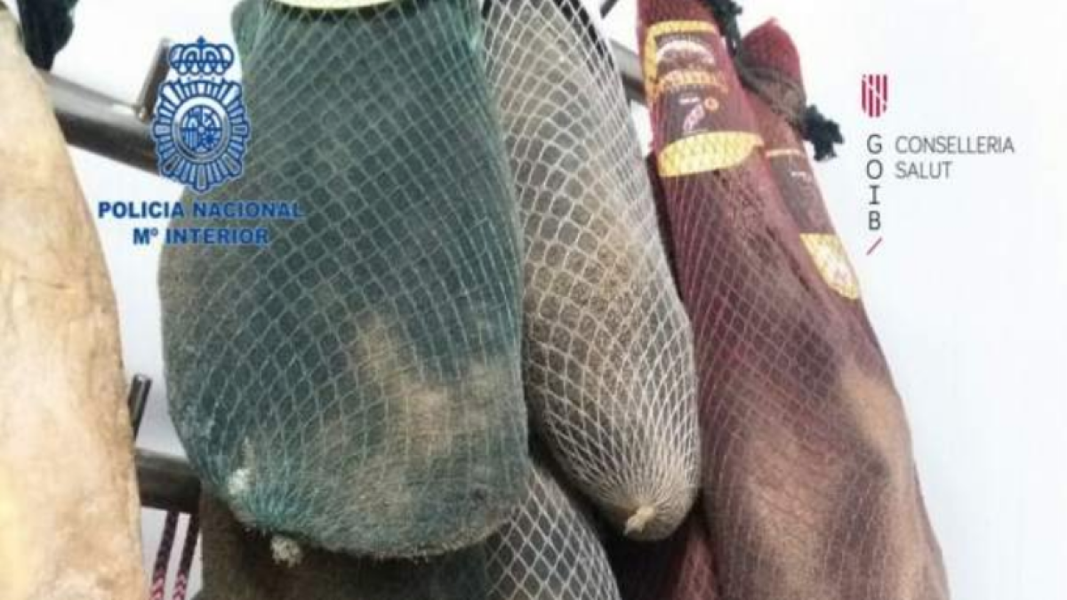 Detinguts per vendre carn caducada de feia un any a escoles, hotels i restaurants de Mallorca