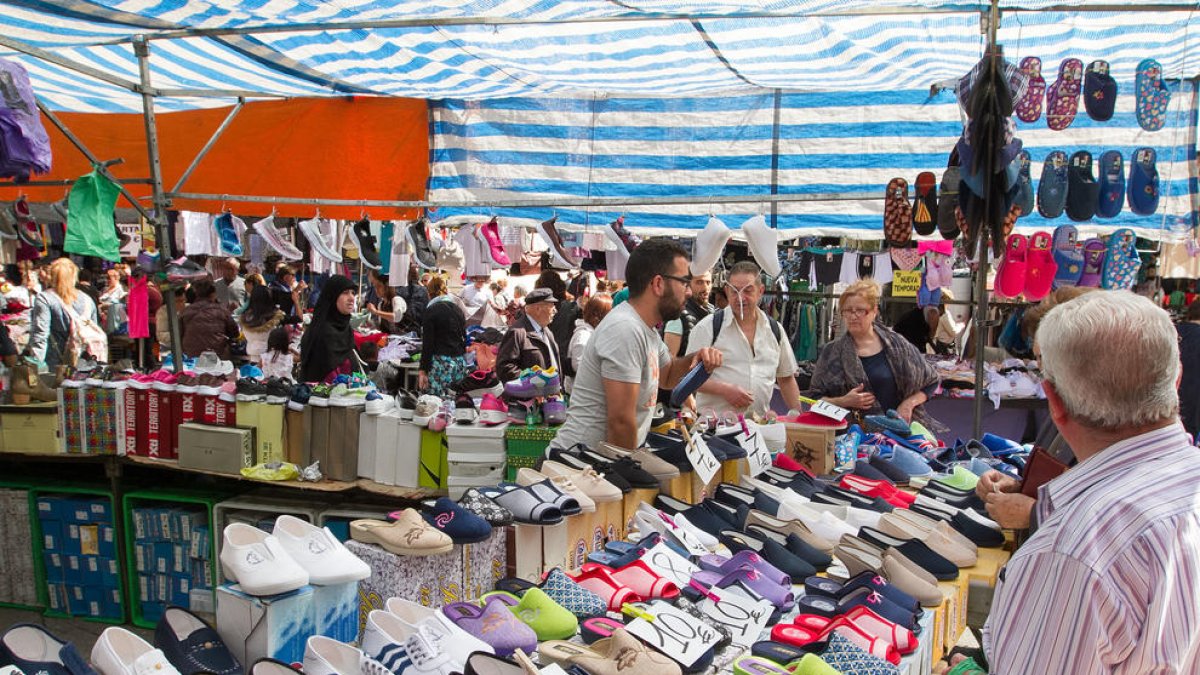 El Mercat de Marxants busca paradas de cosmética, plantas y ferretería
