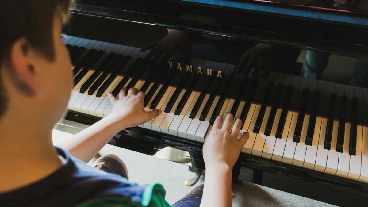 música, niño, piano, educación