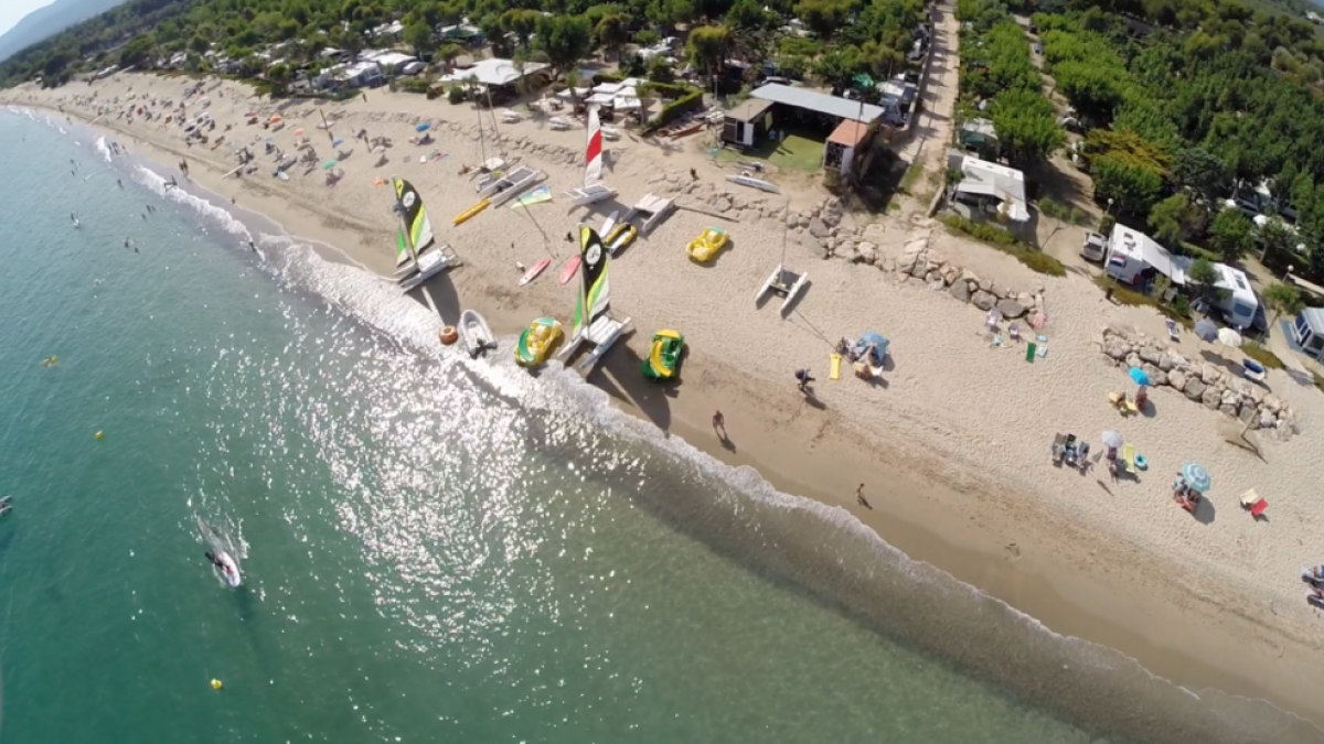 Traslladen una nena 16 anys l'Hospital Sant Joan per picades de medusa a la cara