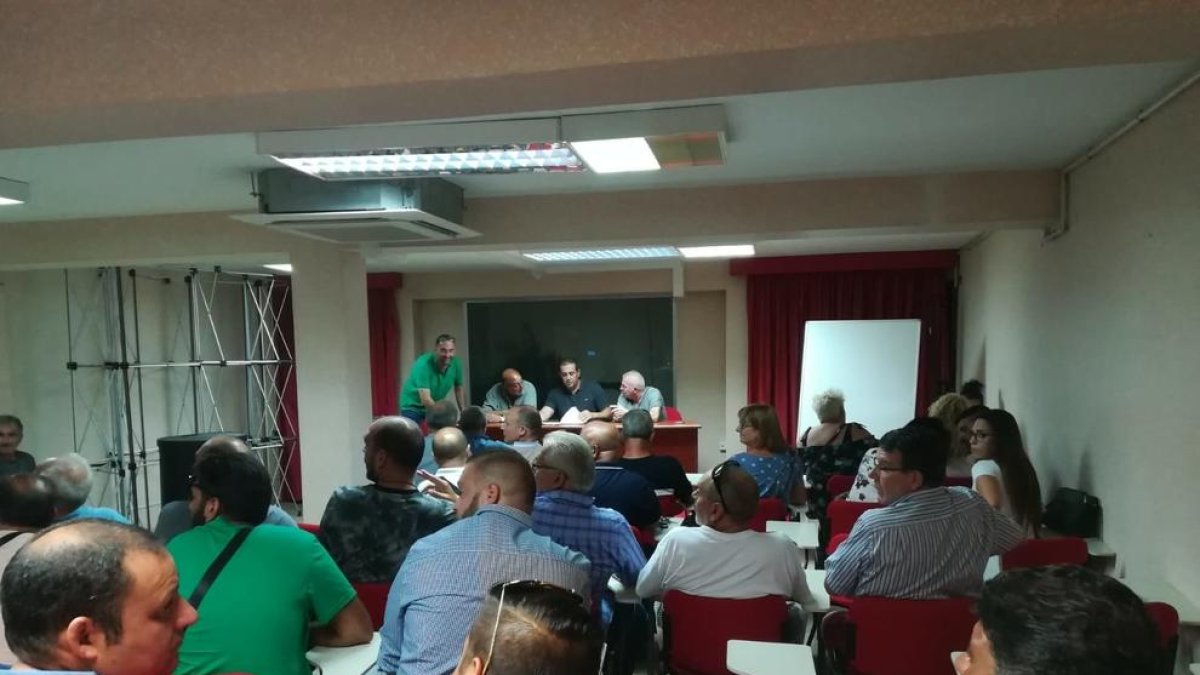 Los marchantes acuerdan volver a Corsini y aplazan el pago de las tasas