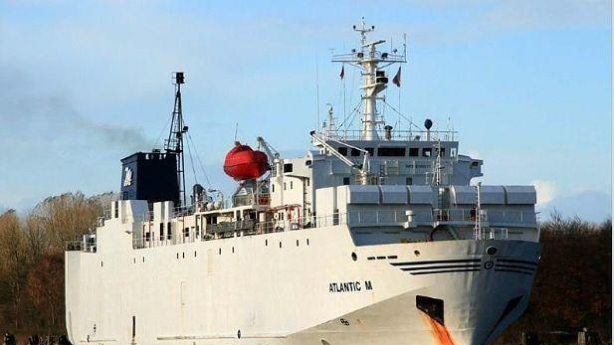 Denuncian un barco sin moverse cuatro días con corderos dentro en el Puerto de Tarragona
