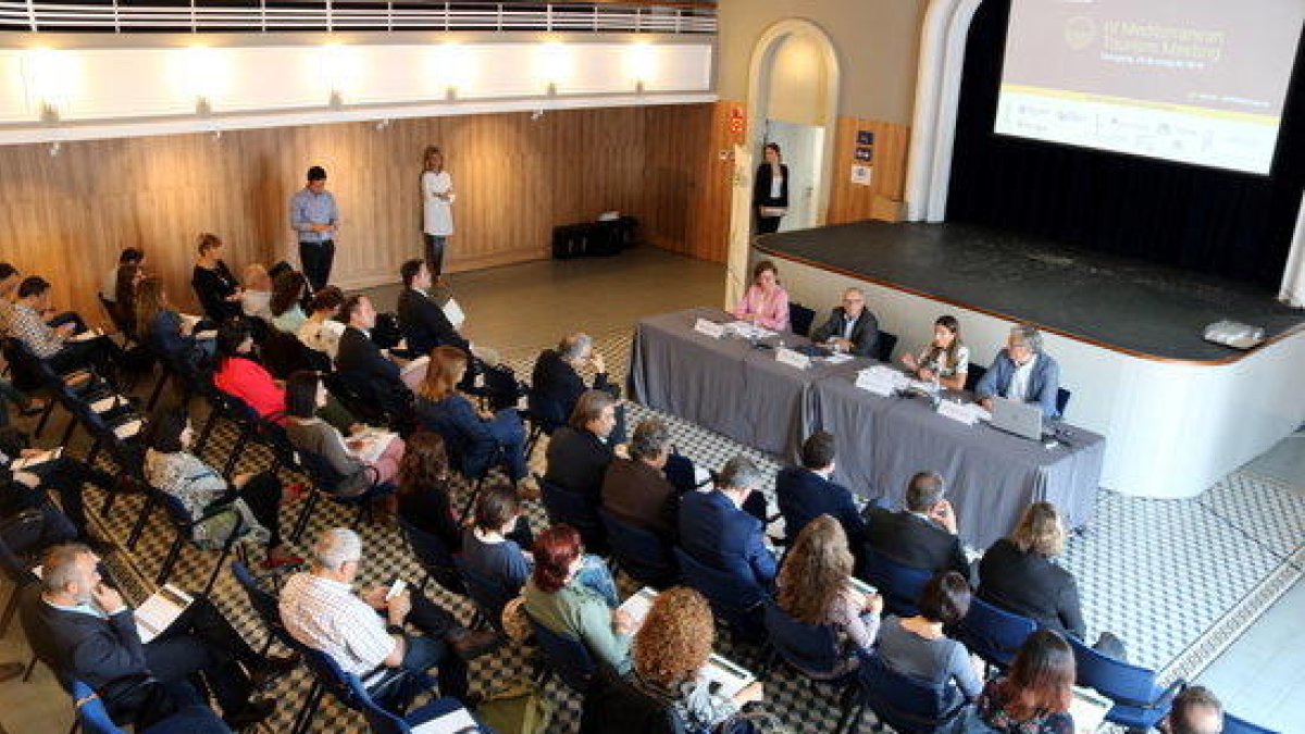 Los perjuicios de devenir un destino turístico masificado, a debate en Tarragona