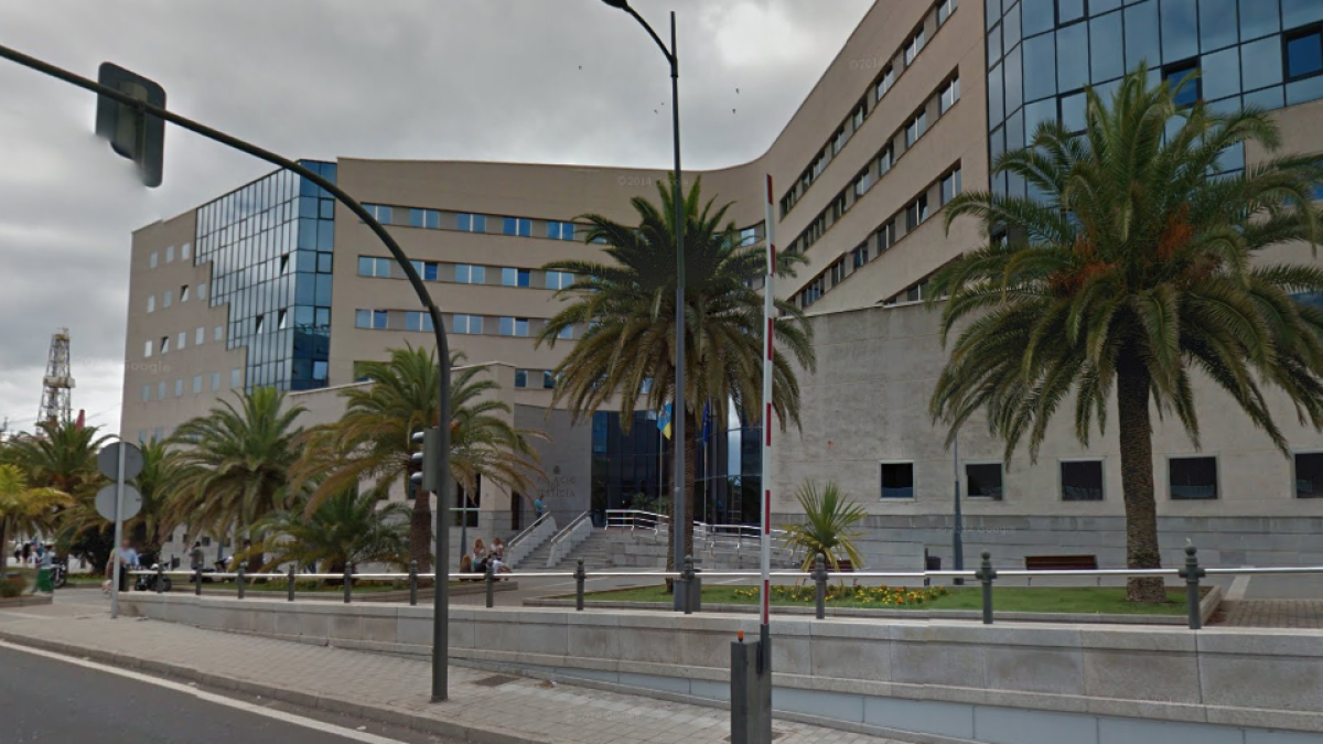 Detenido por agredir con un martillo a sus vecinos mientras dormían