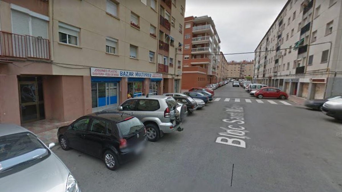 Cremen quatre cotxes i una moto a Tarragona