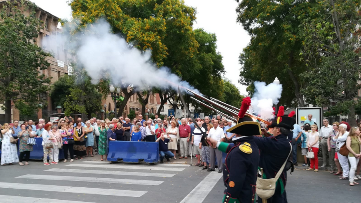 La ciutat recorda els herois que van defensar-la del setge francès el 1811
