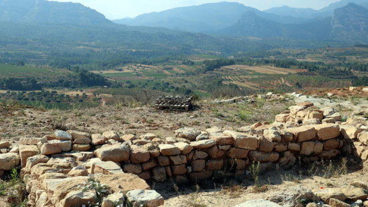 Els arqueòlegs troben els primers jaciments rurals vinculats al poblat iber del Coll del Moro de Gandesa